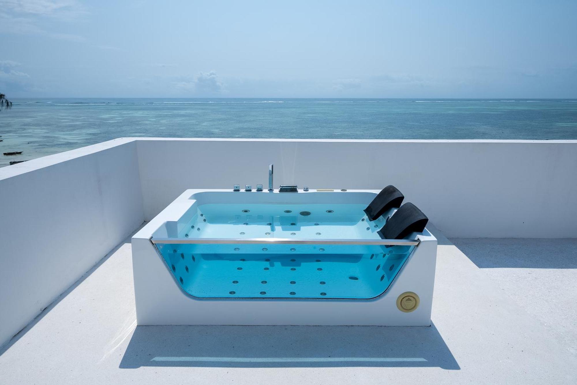 Ocean View Penthouse With Jacuzzi Elias Homes Zanzibarhouses Gulioni Luaran gambar