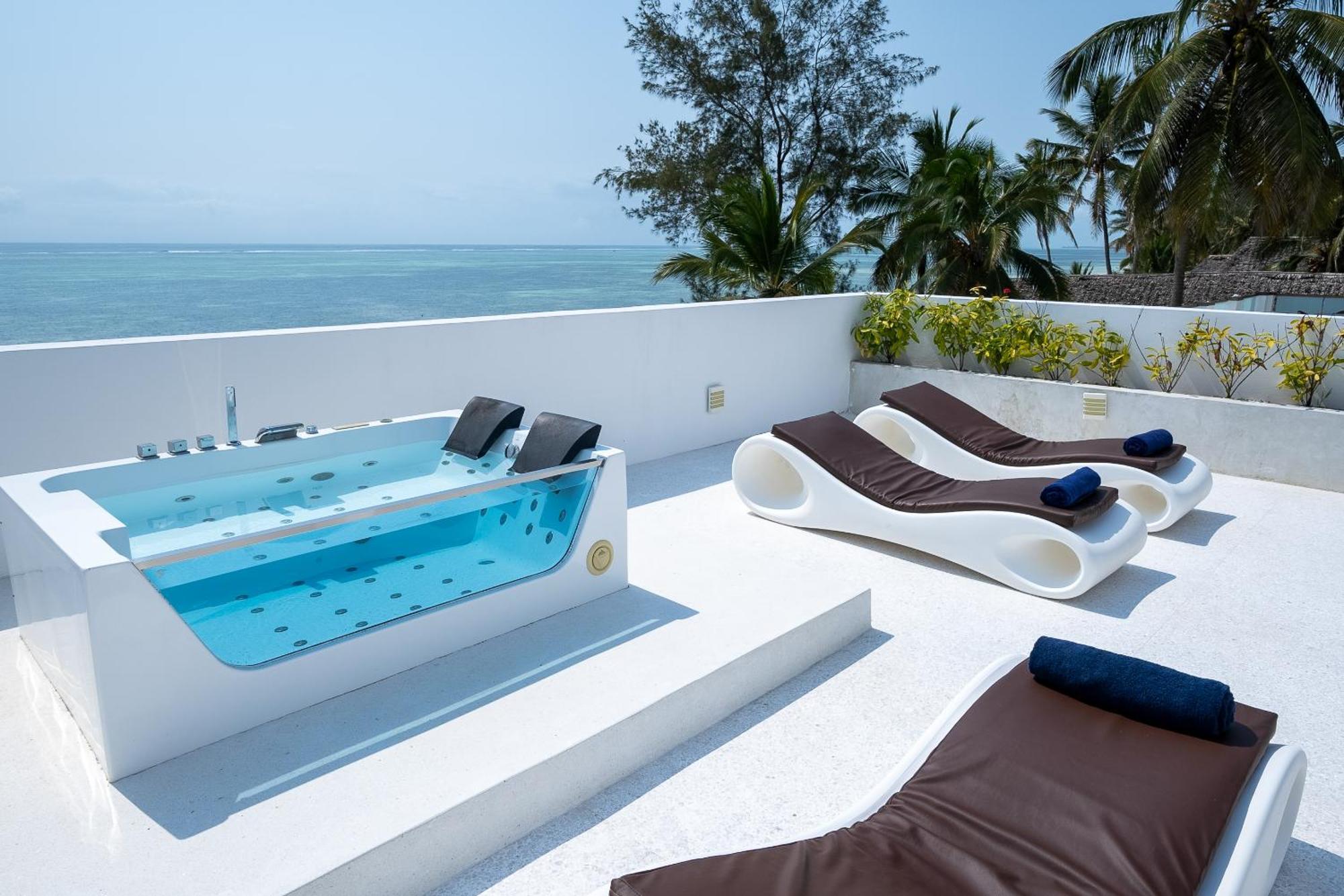 Ocean View Penthouse With Jacuzzi Elias Homes Zanzibarhouses Gulioni Luaran gambar